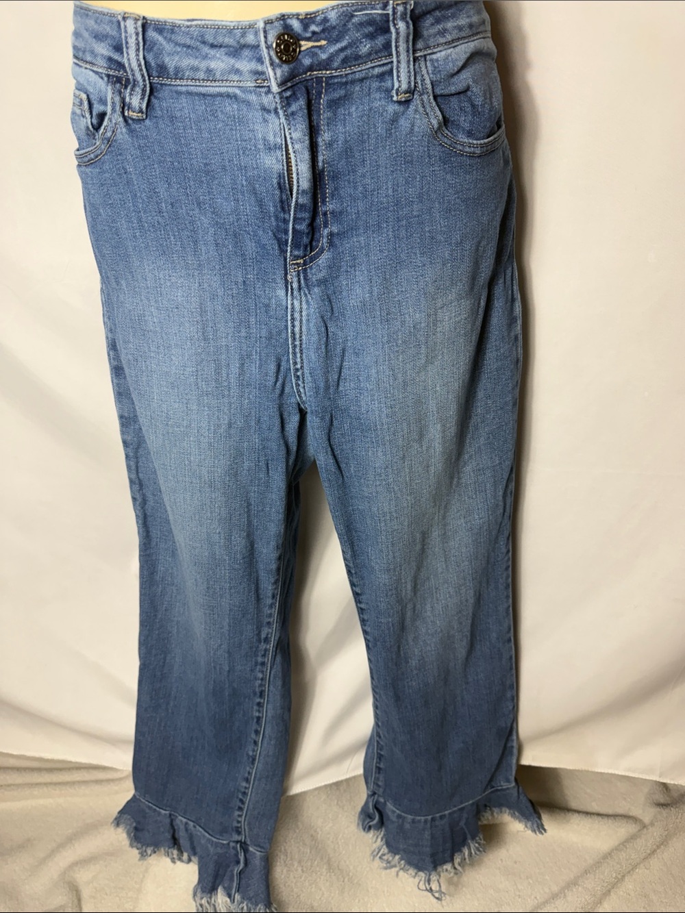 Cello Light Blue Frayed Hem Cropped Jeans